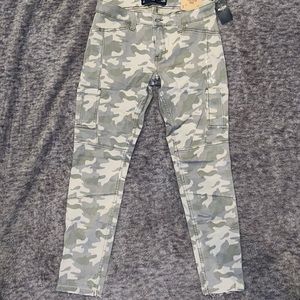 Hollister crop jeans